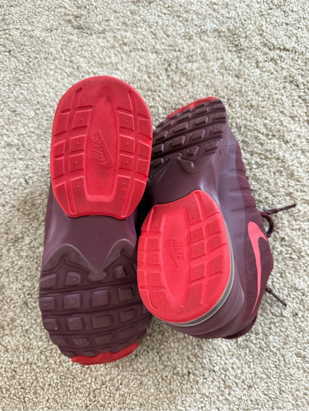 Nike Women’s Air Max Invigor Mid Burgundy Sneakers with Pink Swoosh Size 7.5